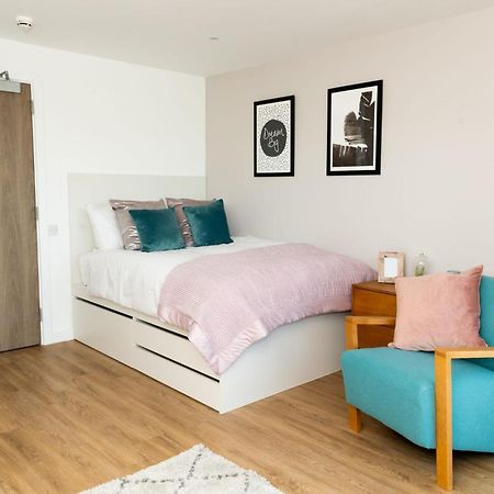 Chic Apartments And Studios At The Point In Aberdeen Bagian luar foto