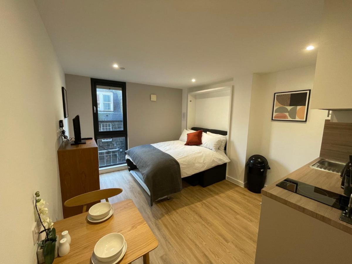 Chic Apartments And Studios At The Point In Aberdeen Bagian luar foto