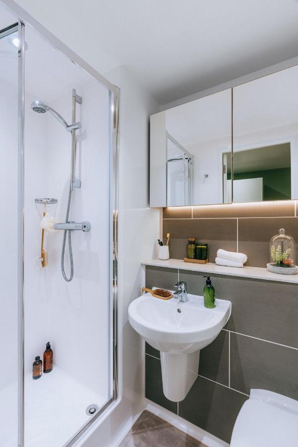 Chic Apartments And Studios At The Point In Aberdeen Bagian luar foto