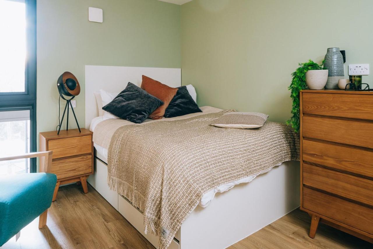 Chic Apartments And Studios At The Point In Aberdeen Bagian luar foto