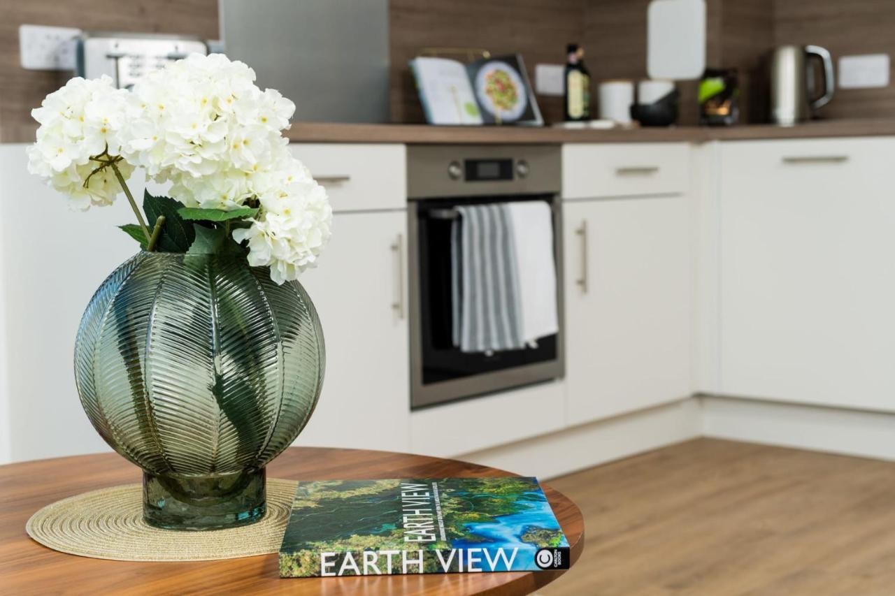 Chic Apartments And Studios At The Point In Aberdeen Bagian luar foto