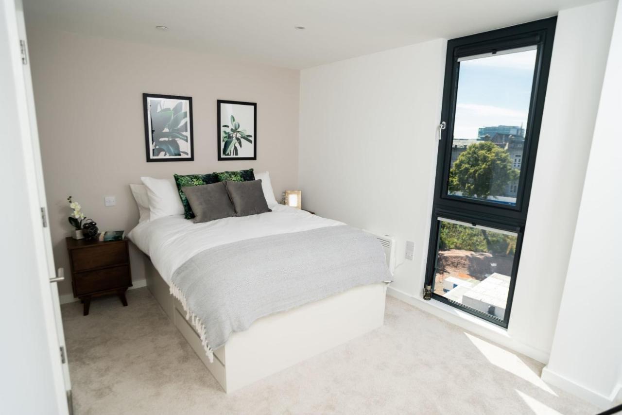 Chic Apartments And Studios At The Point In Aberdeen Bagian luar foto