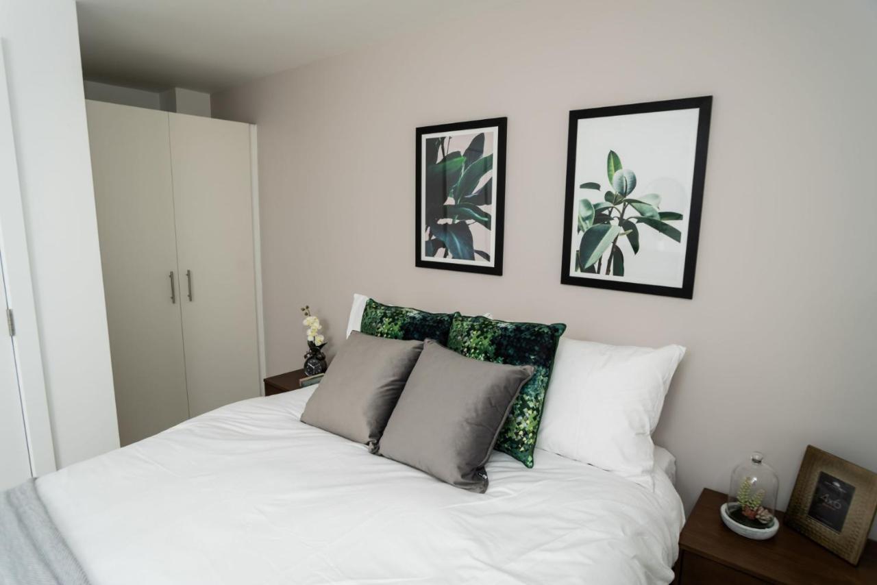 Chic Apartments And Studios At The Point In Aberdeen Bagian luar foto