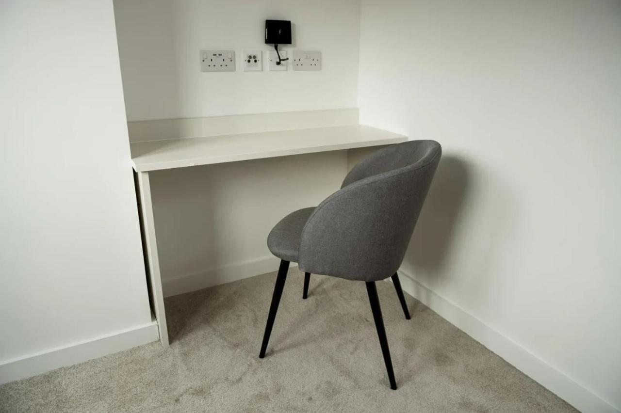 Chic Apartments And Studios At The Point In Aberdeen Bagian luar foto