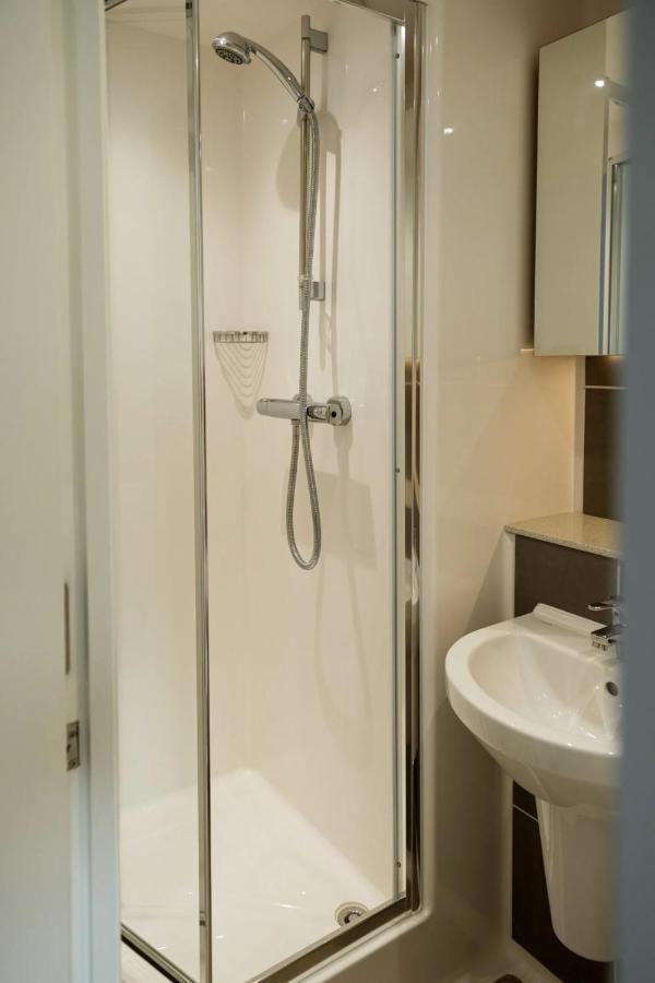 Chic Apartments And Studios At The Point In Aberdeen Bagian luar foto