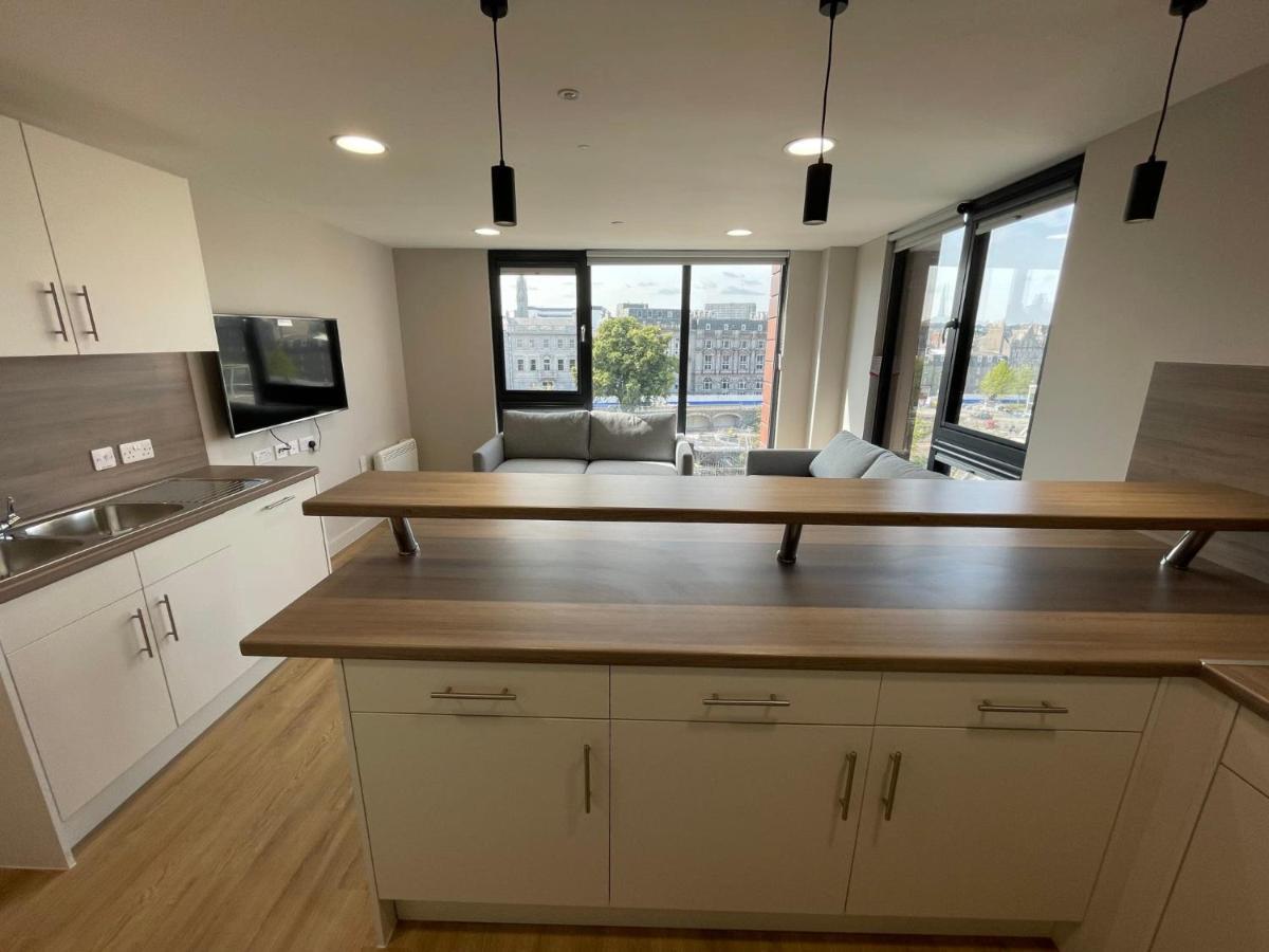 Chic Apartments And Studios At The Point In Aberdeen Bagian luar foto