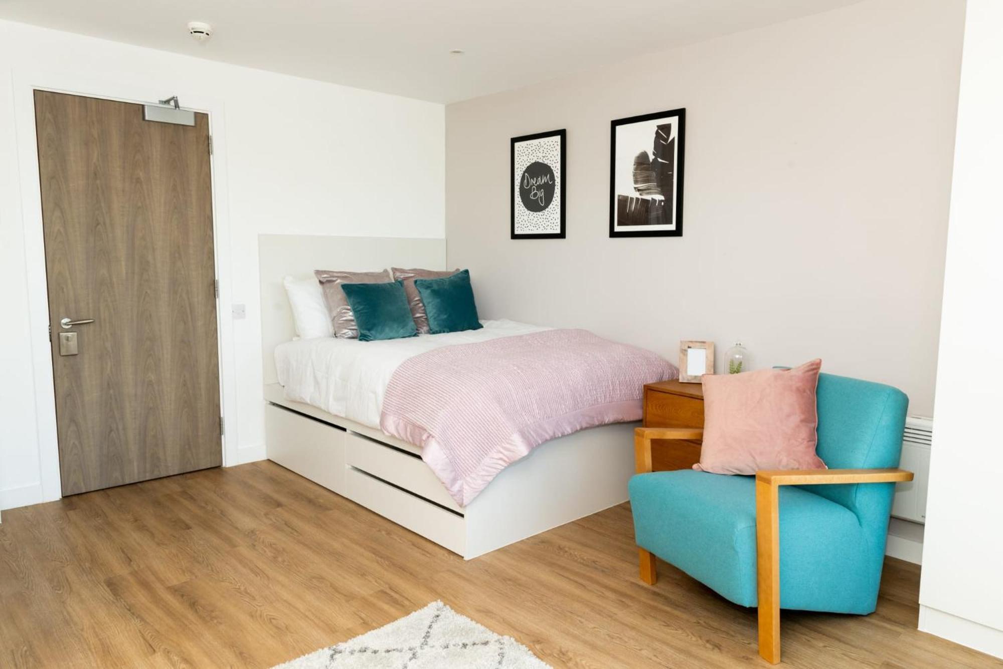 Chic Apartments And Studios At The Point In Aberdeen Bagian luar foto